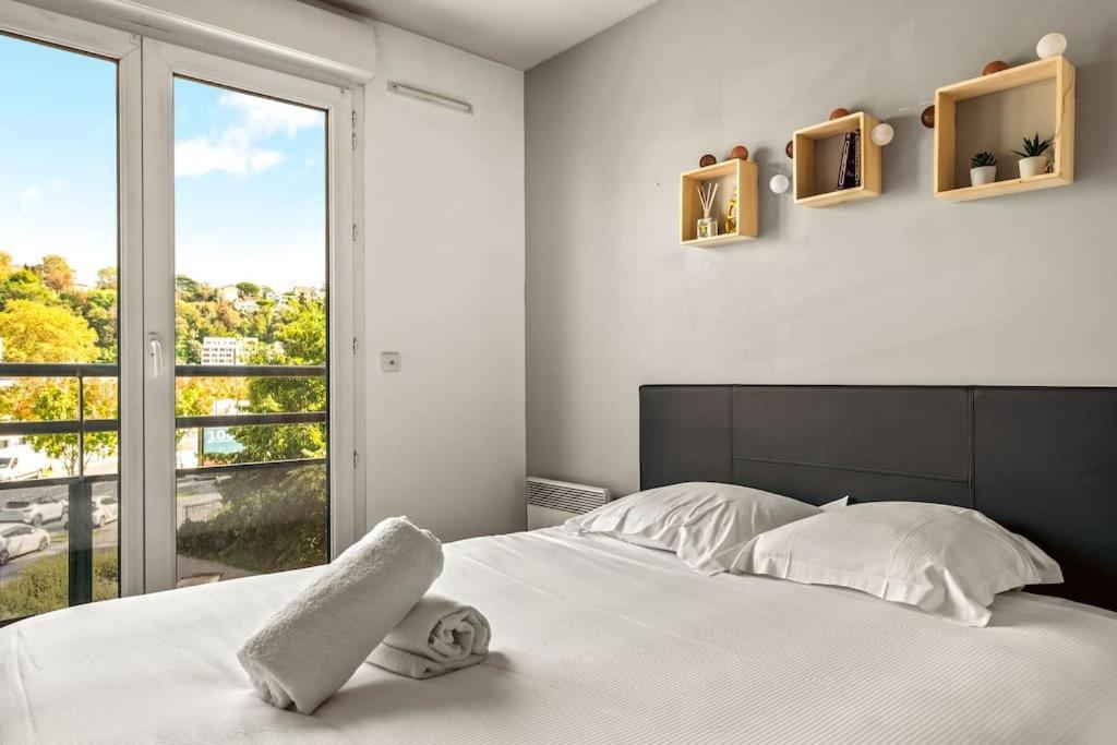 Appartement T2 Paisible Vaise, Avec Parking Metro Direct Bellecour à Lyon Extérieur photo