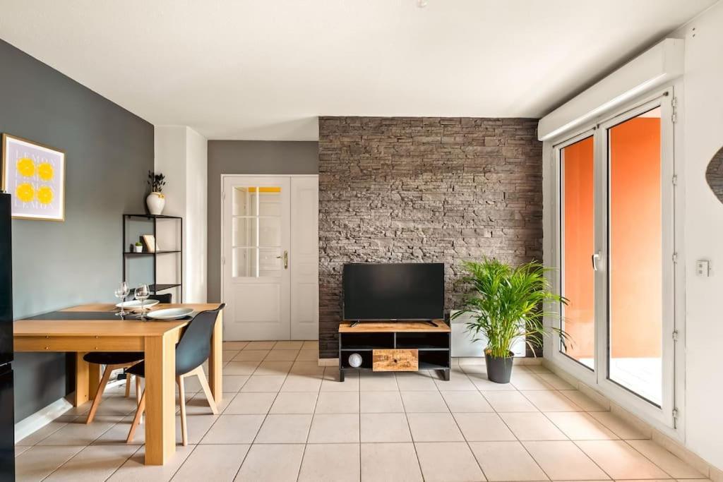 Appartement T2 Paisible Vaise, Avec Parking Metro Direct Bellecour à Lyon Extérieur photo